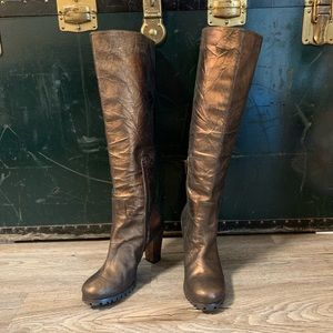 Gidigio bronze crinkle leather tall boot size 38